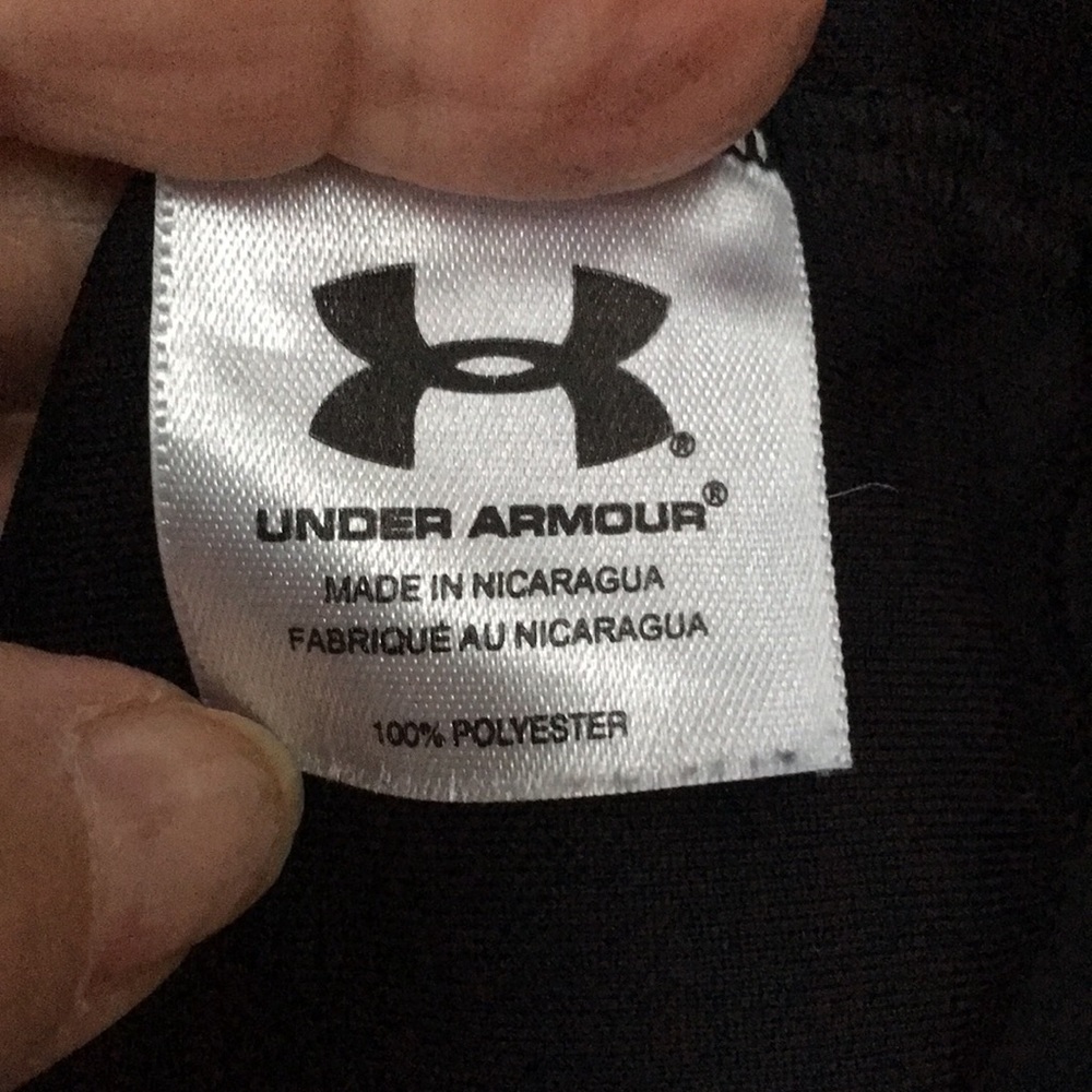 Under Armour Heatgear XL, black, shortsleeved. Polyester. - Picture 5 of 6